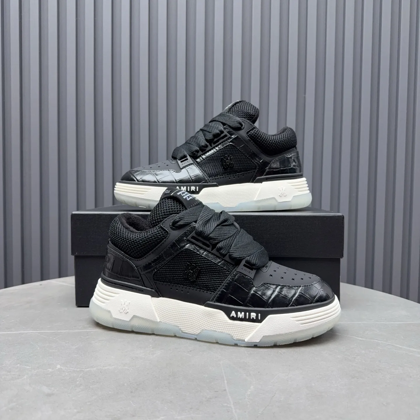Men's shoes 💰660💰 AMIRI AMIRI trendy brand hot sale 🔥 Available all year round, couples 💑 Official website synchronization Imported fabrics 1⃣️ vs 1⃣️ replica, original factory special original sole, 35-45 (45. non-refundable)